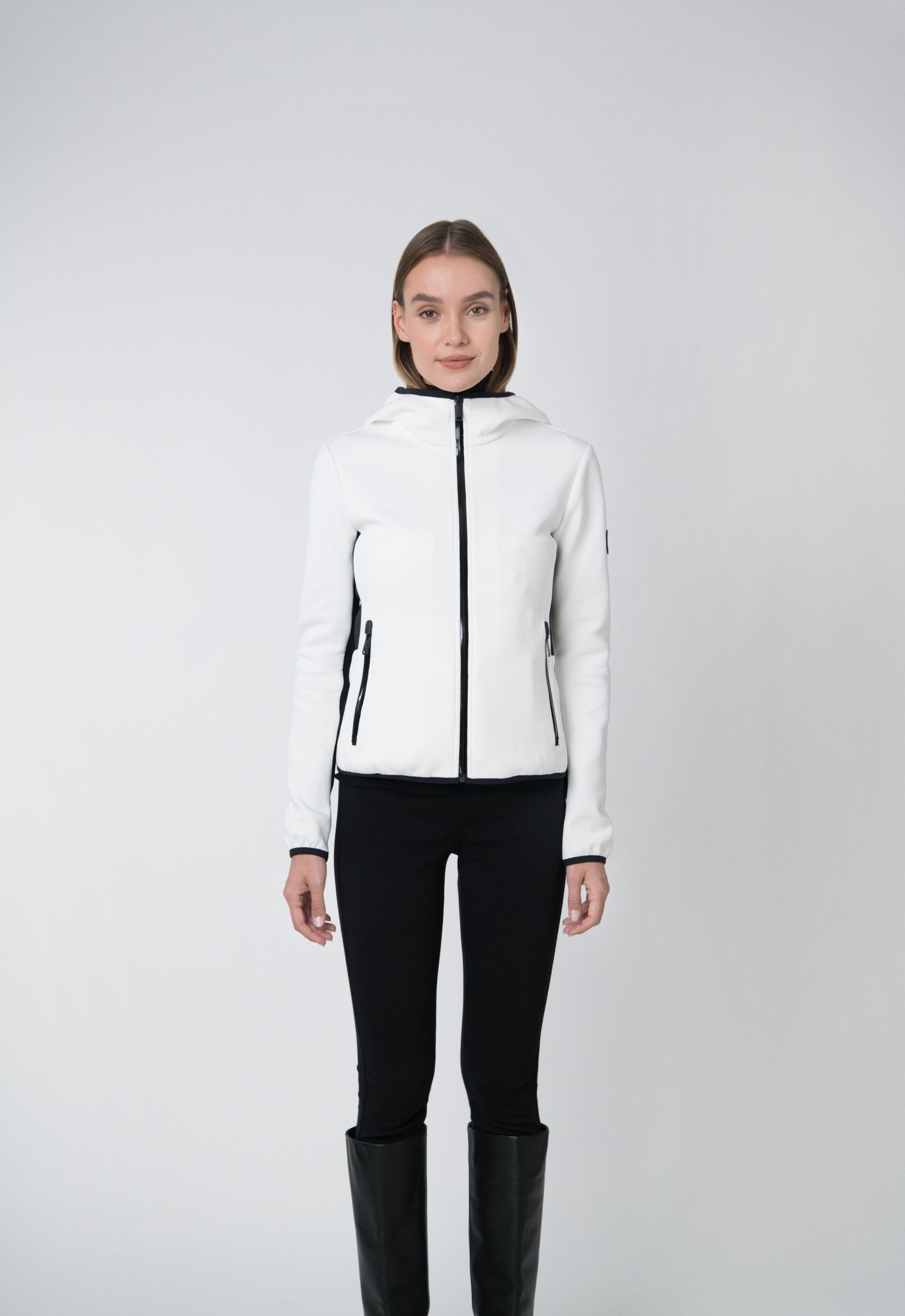 Gabella Women's Lightweight Jacket – sustainable fall outerwear made from 100% recycled materials.
